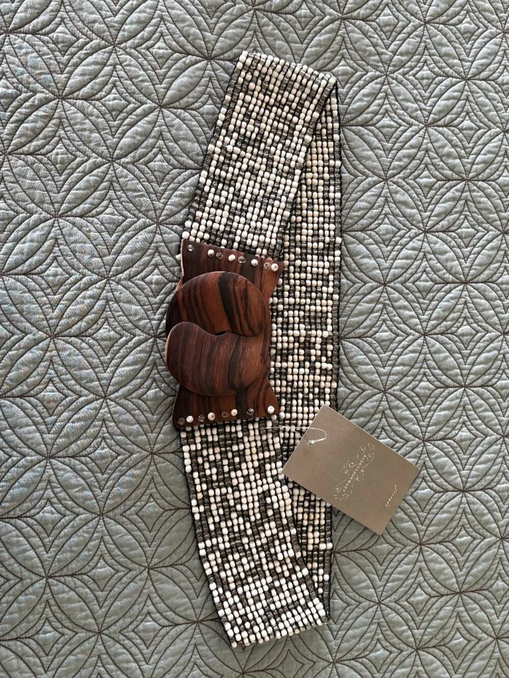 Gorgeous glass beaded stretchy belt.